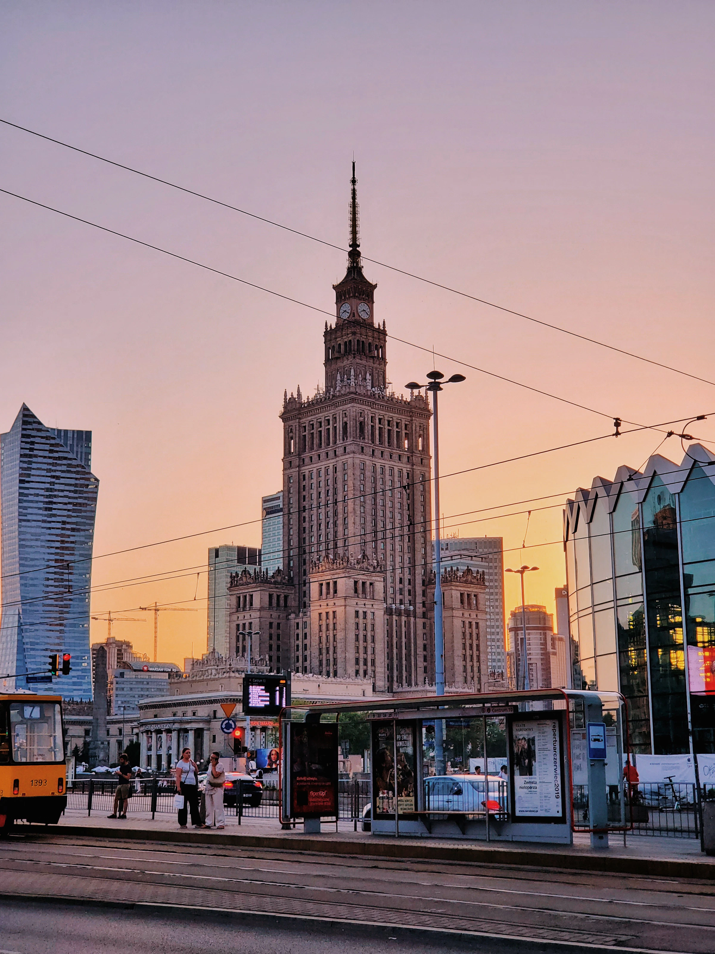 Valentyn Chernetskyi_1755944995654_unsplash_id_aZe5vVpmDCo.webp